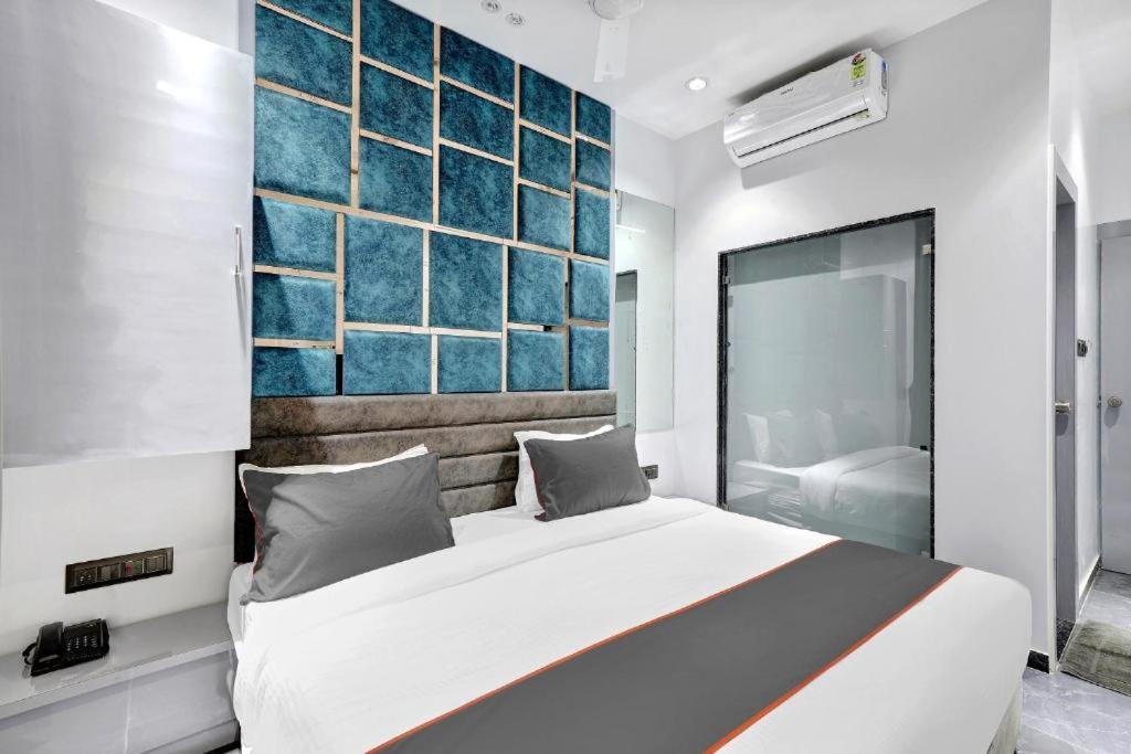 Hotel The Lowell Surat Exterior photo