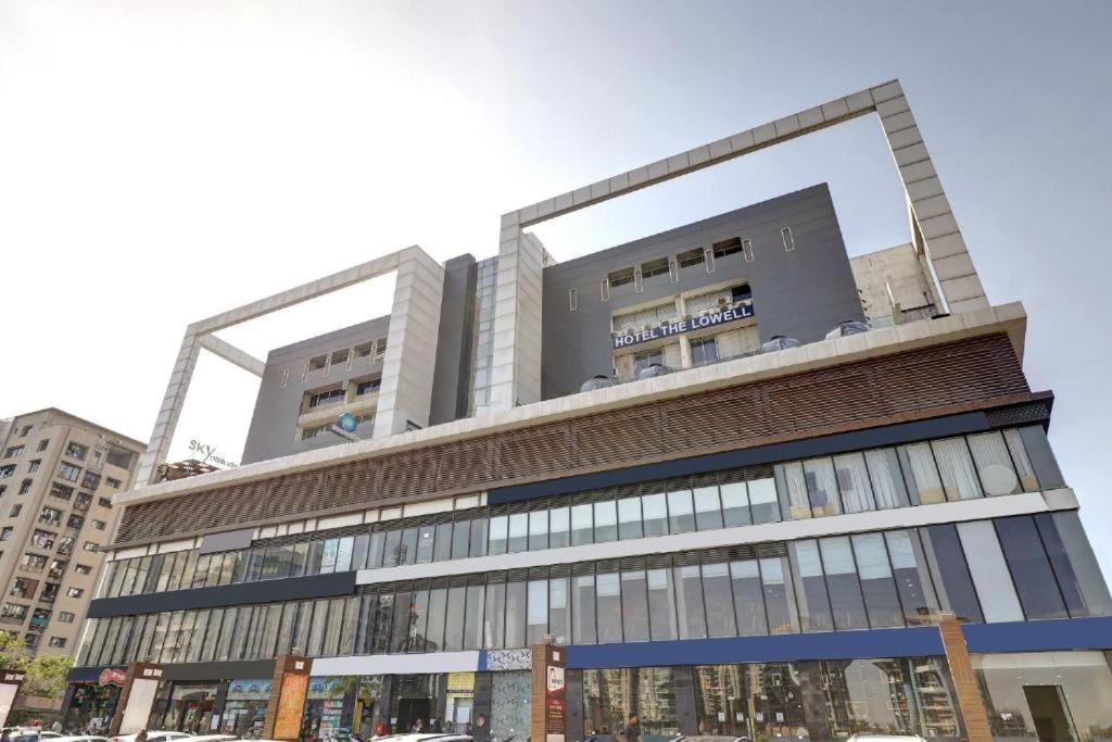 Hotel The Lowell Surat Exterior photo