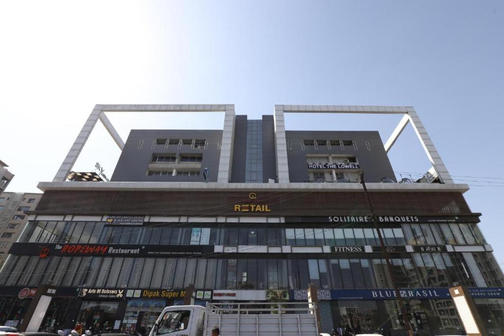 Hotel The Lowell Surat Exterior photo